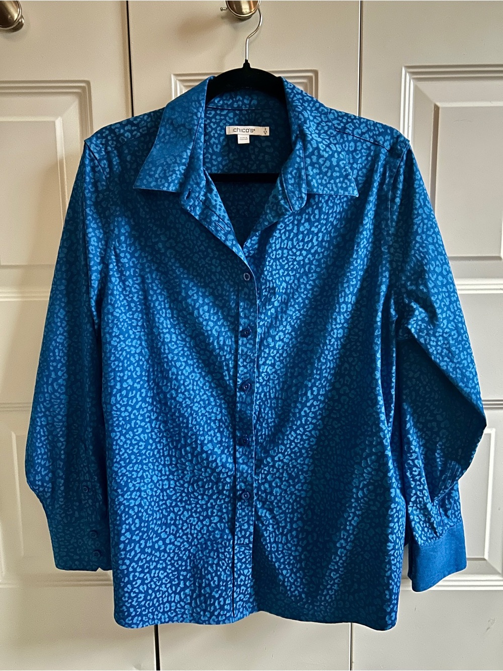 Chico's No Iron Blue Leopard Print Button-Down Shirt